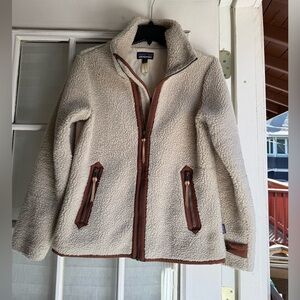 Patagonia cream teddy jacket size medium